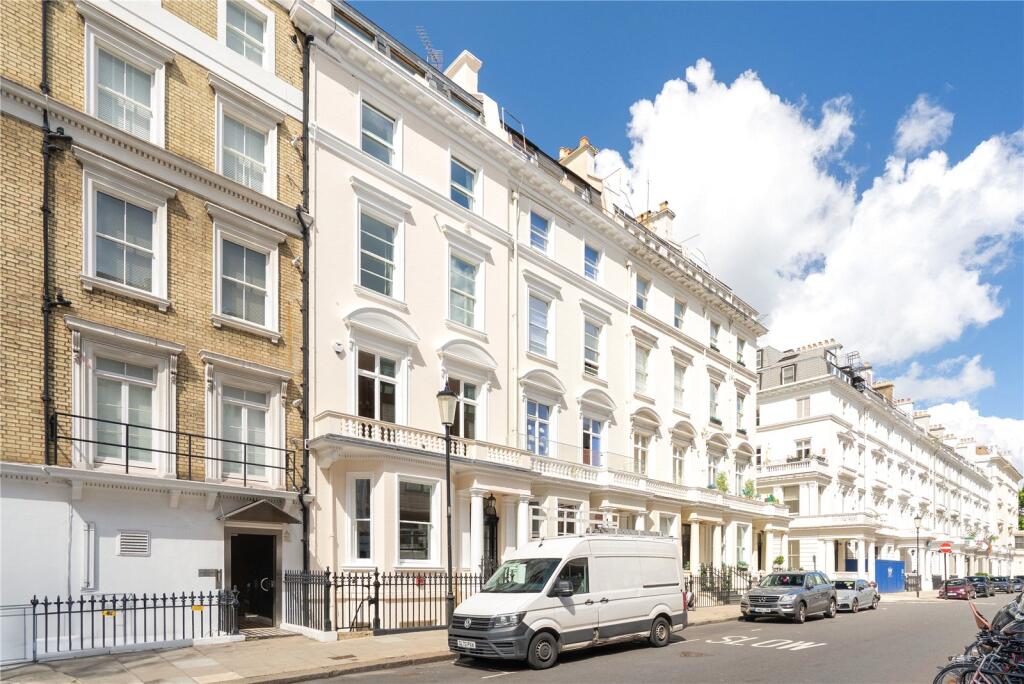 4 bedroom maisonette for sale in Queensberry Place, South Kensington, London, SW7